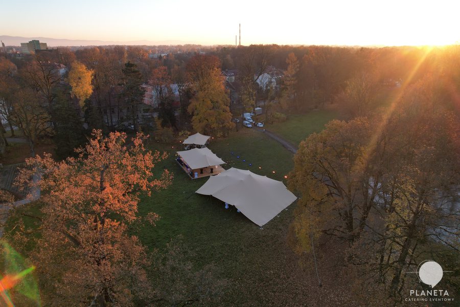 Namiot stretch Planeta Catering – ujecie z drona nr 13